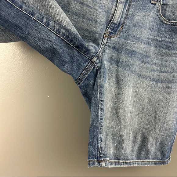 DKNY Bleeker Boyfriend Blue Jean Shorts Size 8 - Picture 3 of 8